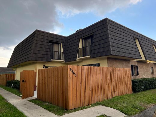 Townhouse in West Palm Beach, Palm Beach