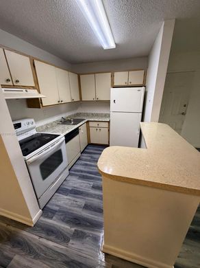 Edificio en Hialeah, Miami-Dade County