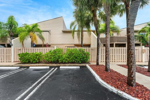 Residential complexes in West Palm Beach, Palm Beach