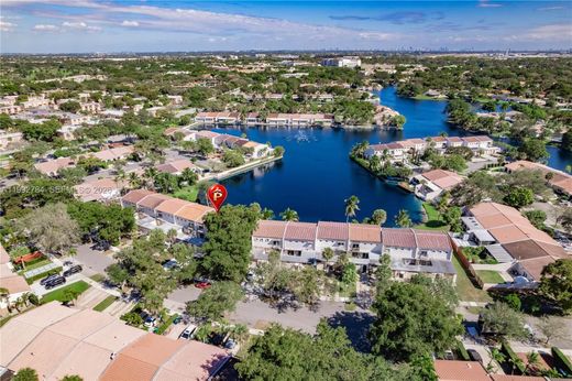 Townhouse - Miami Lakes, Miami-Dade County