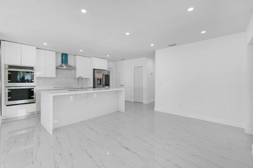 Villa in Opa-locka North  (historical), Miami-Dade County