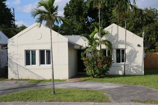 Вилла, Miami Heights Trailer Park, Miami-Dade County