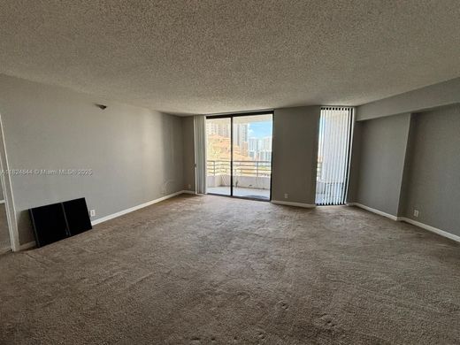 Жилой комплекс, Aventura, Miami-Dade County