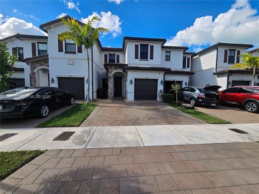 Townhouse in Hialeah, Miami-Dade