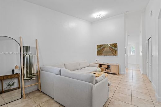 Residential complexes in Homestead, Miami-Dade