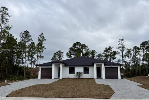 Villa in Lehigh Acres, Lee County