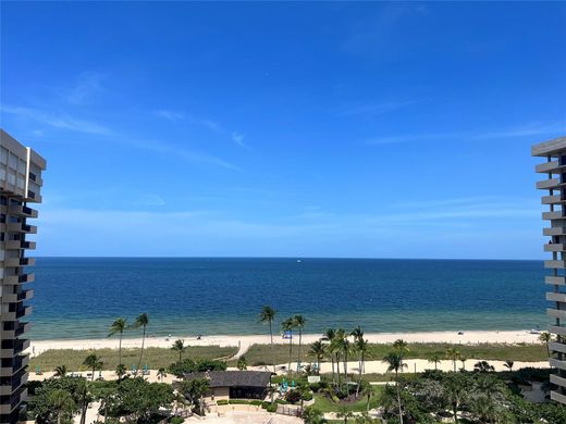 Residential complexes in Lauderdale by the sea, Broward County
