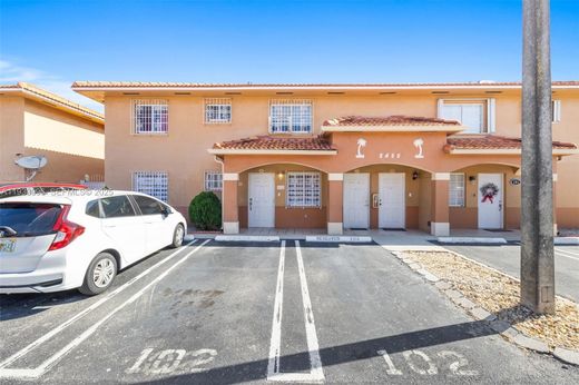 公寓楼  Hialeah, Miami-Dade County