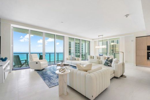 Residential complexes in Palm Beach Shores, Palm Beach