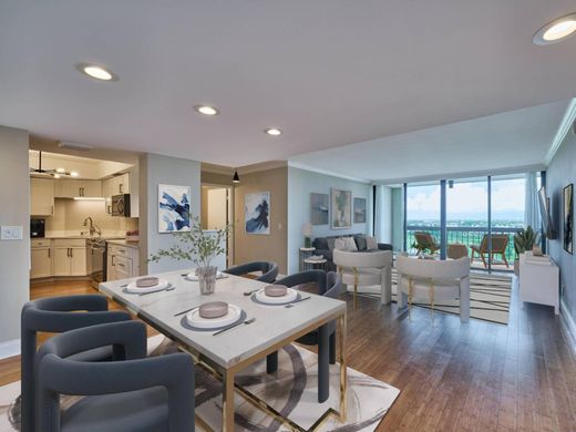 Residential complexes in West Palm Beach, Palm Beach