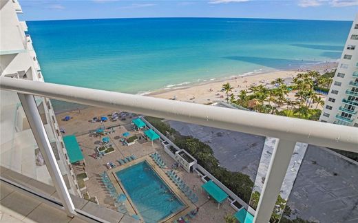 Residential complexes in Hollywood, Broward County