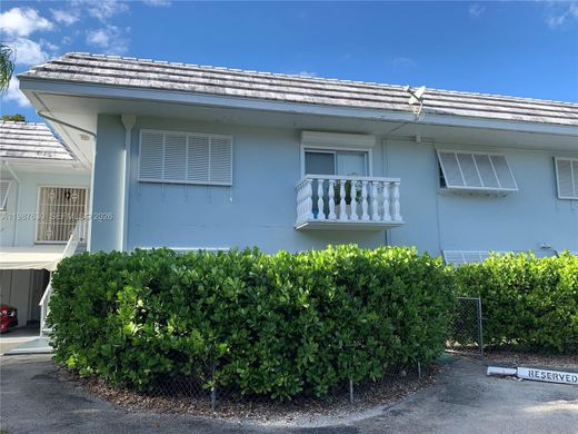 Residential complexes in Coral Gables, Miami-Dade