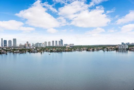 Complexes résidentiels à North Miami Beach, Comté de Miami-Dade