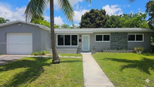 Villa in Pembroke Pines, Broward County