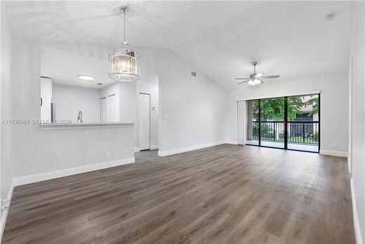 公寓楼  Coral Springs, Broward County