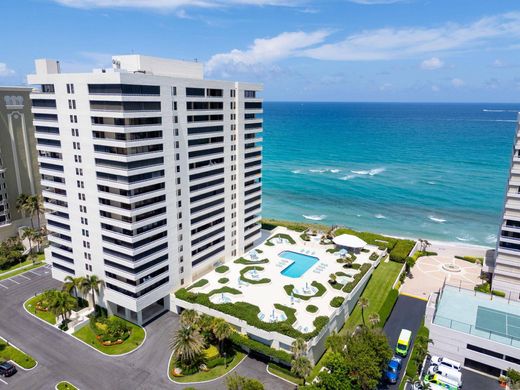 Residential complexes in Palm Beach Shores, Palm Beach