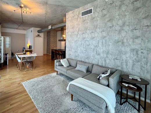 مجمع شقق ﻓﻲ ميامي، فلوريدا, Miami-Dade County