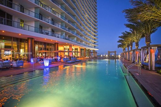Residential complexes in Hollywood, Broward County