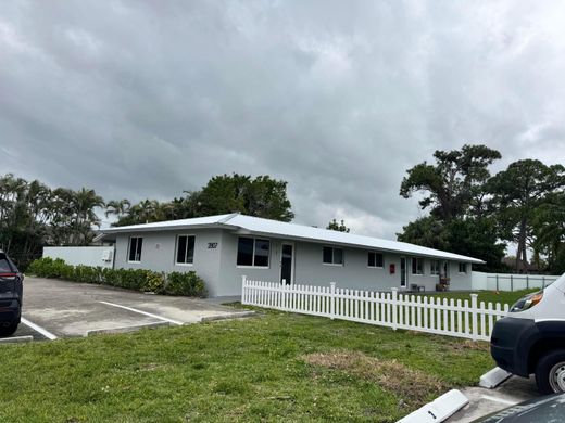 Komplex apartman Palm Springs, Palm Beach County