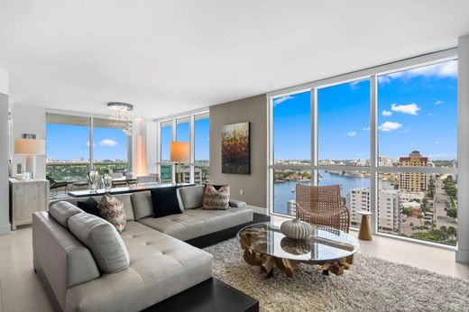 Residential complexes in Fort Lauderdale, Broward County