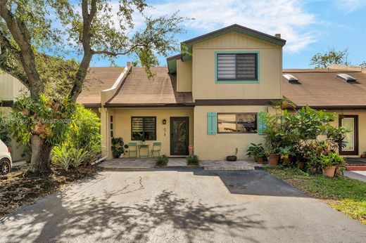 Townhouse in Dania Beach, Broward County