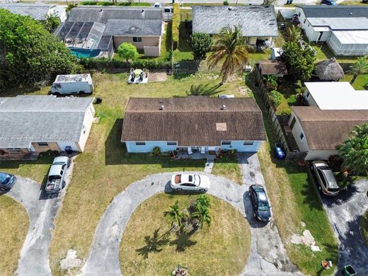 Willa w Homestead, Miami-Dade County