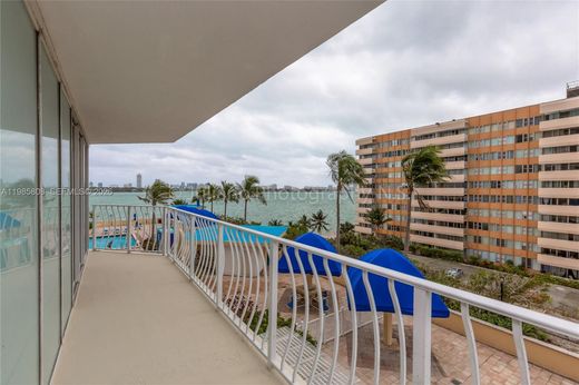 Edificio en North Bay Village, Miami-Dade County