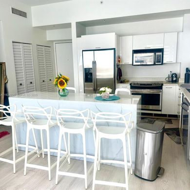 マイアミ, Miami-Dade Countyのアパートメント・コンプレックス