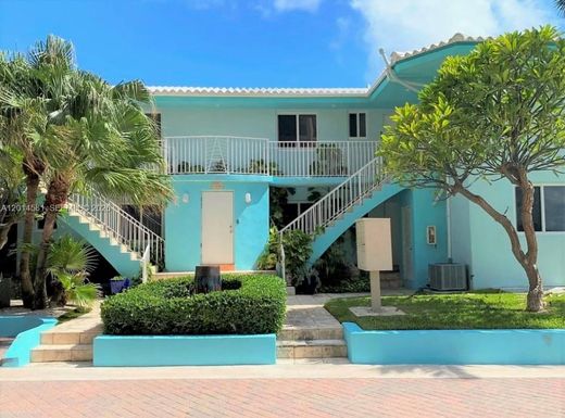 Residential complexes in Hollywood, Broward County
