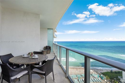 Residential complexes in Hollywood, Broward County