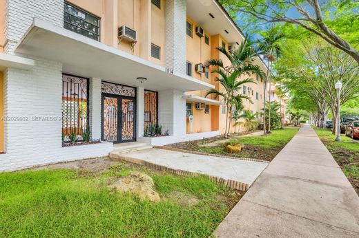 Complexes résidentiels à Coral Gables, Comté de Miami-Dade