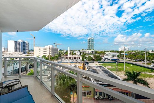 Miami Beach, Miami-Dade Countyのアパートメント・コンプレックス