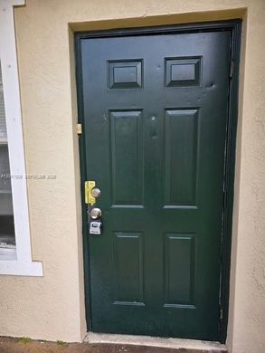 Residential complexes in North Lauderdale, Broward County