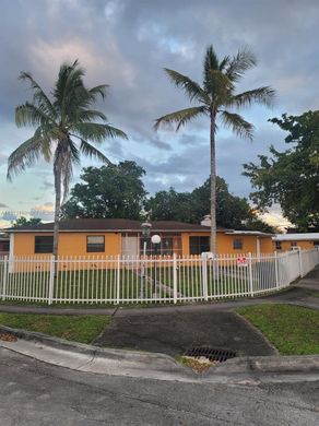 Villa in North Miami, Miami-Dade