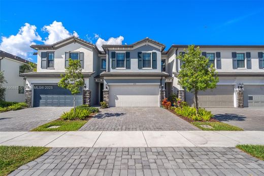 Townhouse in Oakland Park, Broward County
