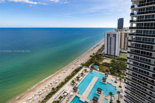 Residential complexes in Hallandale, Broward County
