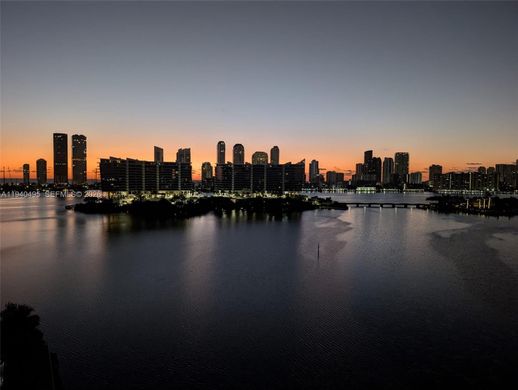 Komplex apartman Aventura, Miami-Dade County