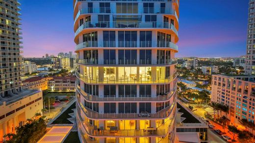 Residential complexes in Fort Lauderdale, Broward County
