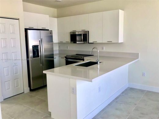 Complesso residenziale a Doral, Miami-Dade County