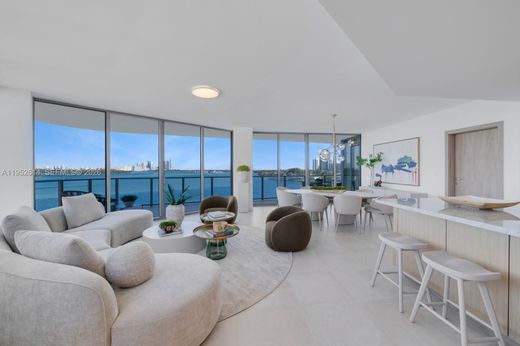 Kamienica w Bay Harbor Islands, Miami-Dade County