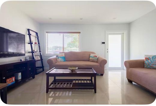 Villa in North Miami, Miami-Dade