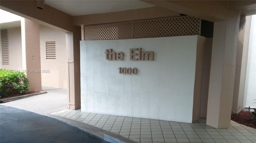 Pembroke Pines, Broward Countyのアパートメント・コンプレックス