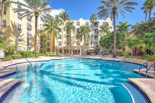 Residential complexes in West Palm Beach, Palm Beach