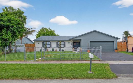 Willa w Homestead, Miami-Dade County