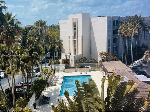 Residential complexes in Doral, Miami-Dade