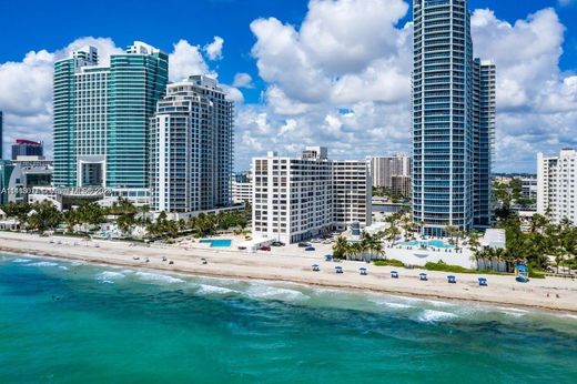 Residential complexes in Hollywood, Broward County