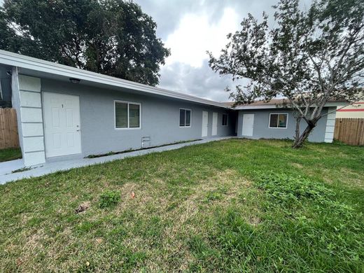 Residential complexes in Pompano Beach, Broward County