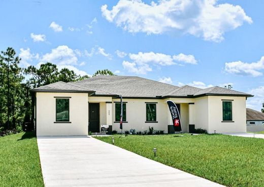 Villa in Lehigh Acres, Lee County