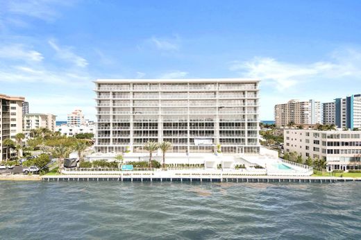 Residential complexes in Pompano Beach, Broward County