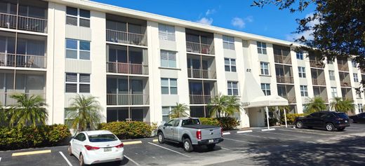 Residential complexes in Fort Lauderdale, Broward County